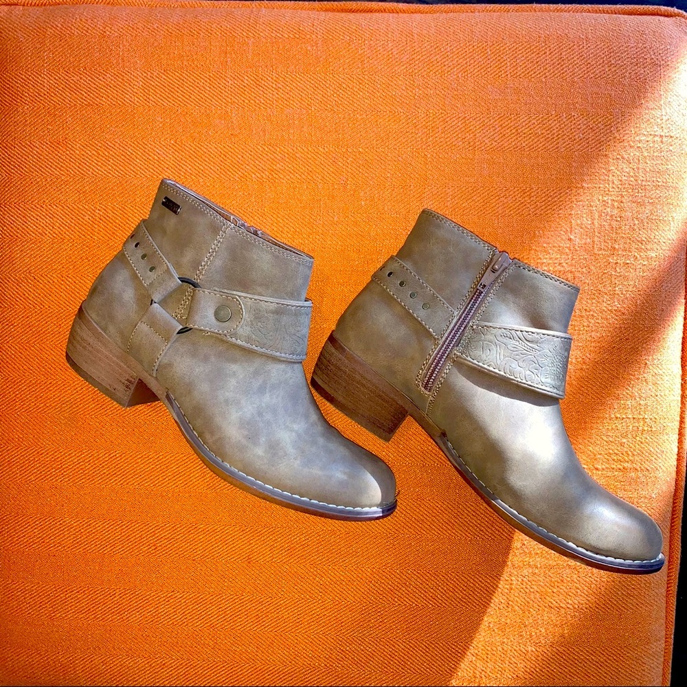 Roxy Brown Booties